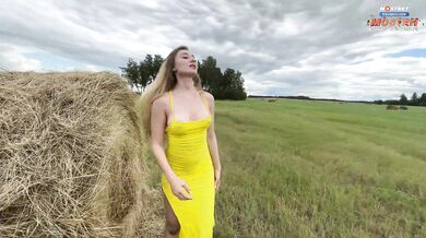 Beautiful bitch in a yellow dress began to suck dick and fuck in the hayloft