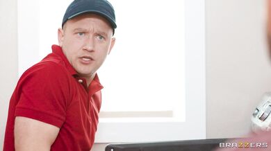 Pizza Guy Tipped With A Stuck Ass Maddy May, Van Wylde