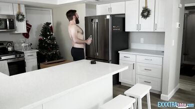 An Exxxtra Small Christmas Gift With Isabella Nice, Chris Epic (Jasmine Jones, Keira Jones)