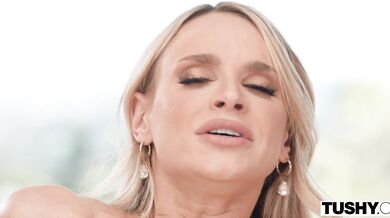 Emma Hix Tushy Dp