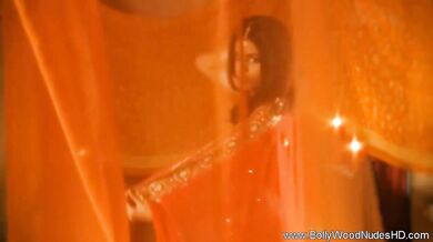 Beautiful Indian Lady Has mesmerizing Eyes