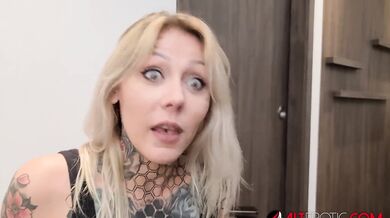 Tattooed babe Nayomi Sharp sucks Sascha's big cock