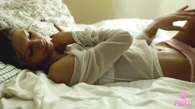 Coed Skinny Blonde Roxana Fucking Her Vibrator On Her Bed!