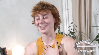 Ersties - Die lebhafte Zora bebt beim Orgasmus