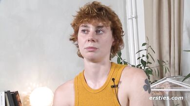 Ersties - Die lebhafte Zora bebt beim Orgasmus