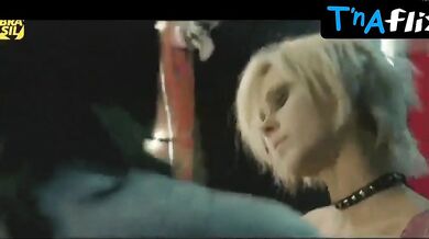 Carolina Dieckmann Breasts Scene in Onde Andara Dulce Veiga?