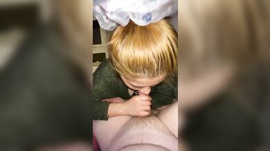 Cum in the mouth during TV series break