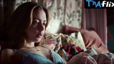 Elli Rhiannon Muller Osborne Sexy Scene in Royalteen: Princess Margrethe