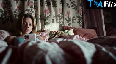 Elli Rhiannon Muller Osborne Sexy Scene in Royalteen: Princess Margrethe