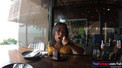 THAI SWINGER - Thai teen amateur girlfriend enjoys her new boyfriends BWC