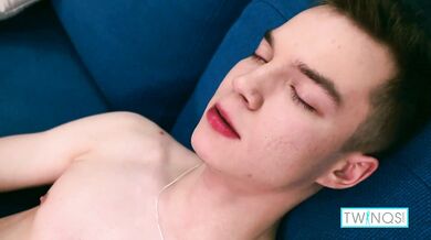 Slim Boy Ethan O Packs Her Ass With A Rubber Dick While Jerking Off!