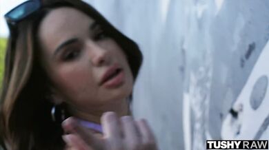 TUSHYRAW Sultry babe gets her ass fucked