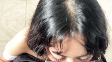 Espio a mi hermanastra cuando estamos solos; FOLLAMOS