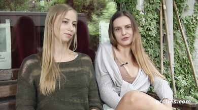 Ersties - Blonde Schönheiten Sirena und Lauren machen sich gegenseitig verrückt