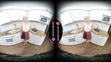 First Interracial Experience Of Busty Petite Doll Pretty Di In VR