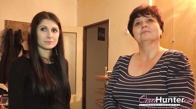 OMAHUNTER Teen Lesbian Picking Mature Lover Of Her