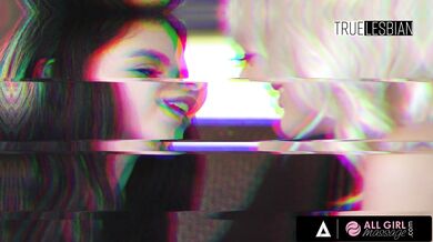 Hot Sex Between Two Busty Girls FRENCH SUBTITLES