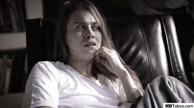 Pervert Psychiatrist Fucks A Sick Young Babe - Jill Kassidy