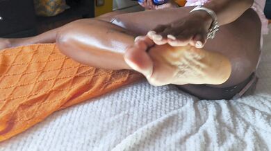Foot massage with cream
