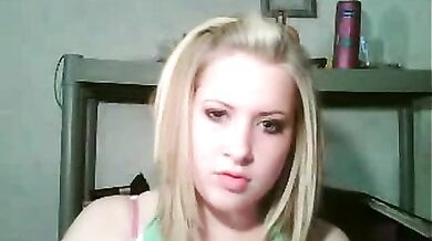 GF Shows Off For Our Enjoyment.mp4 (amateur real)