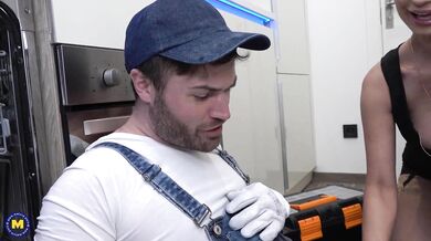 Hot Mature MILF Seduces The Handyman - Ania Kinski