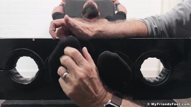 Bearded hunk returns as ticklish-as-ever