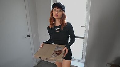 Sexy Student Delivery Girl Ate My Pizza And Got Fucked In Her Tight Pussy