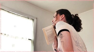 Nympho Red Head Roommates fuck to beat the heat - Elly Clutch & E. Streetcar