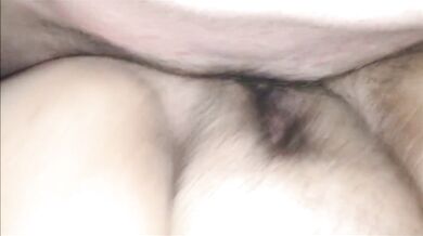 Cumshot on fat pussy