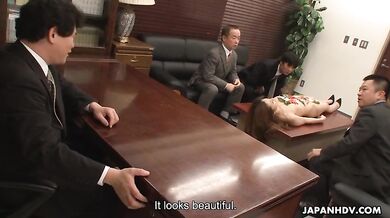 Petite Babe Was A Great Motivator For Guys - Lady A.