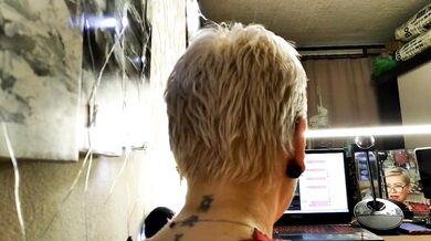 Lady in Red, or all the older girls suck dick! Sweet games with mature pussy... ))