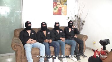 Chicos pasan casting ante maduras extranjeras cachondas