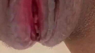 Meaty pussy pumping and squirting