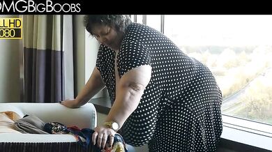 Gorgeous GILF with Massive Tits: Unforgettable Busty Experience!