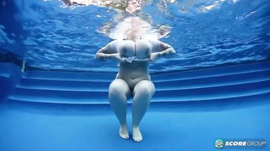 Big Tit Dors Feline Wants To Go Skinny Dipping