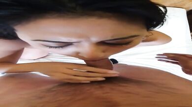 Krista Reyes mamando