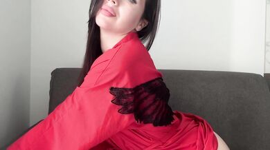 Perfect body girl in sexy red cloth????