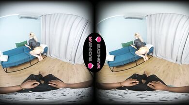 Pretty Di Knows How To Tease A Black D