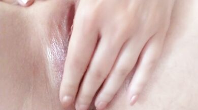 オーガズムでおまんこヒクヒクなりながら流れ出るねっとりマン汁