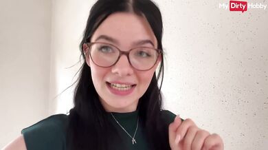 Sexy Teen (18+) Amateur Roxi Black Practices Her Dick Sucking Skills - Mydirtyhobby