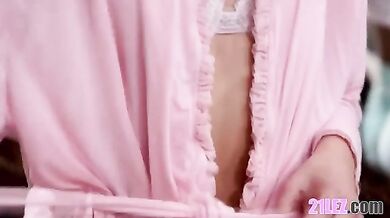 Art Of Foreplay: Erotic Zones Feat. Riley Reid, Lana Rhoades