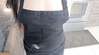 Hungry student caught stealing food and paid with her pussy -偷吃的好色女仆