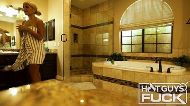 18yo UCLA big phat juicy ass engulfs giant college bro cock