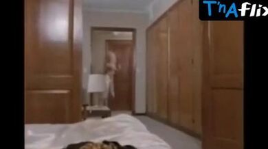 Amalia Yuyito Gonzalez Butt, Breasts Scene in Los Pilotos Mas Locos Del Mundo