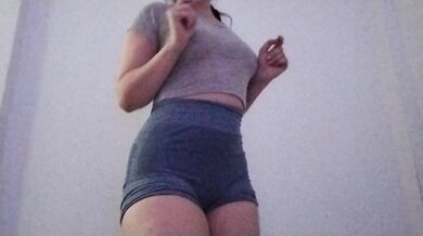 Twerk my big fat ass in my booty shorts after gym