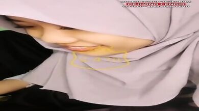 Arini Cewek Hijab Colmek Dildo Sampai Basah
