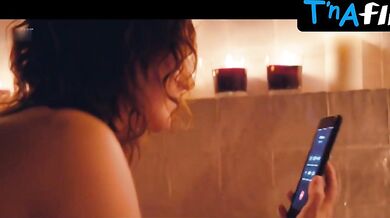 Lyanka Gryu Butt, Breasts Scene in Test Na Beremennost