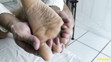 Grey Hair DILF Gives Sensual Rubbing