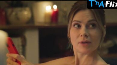 Anna Nevskaya Sexy Scene in Vzroslye