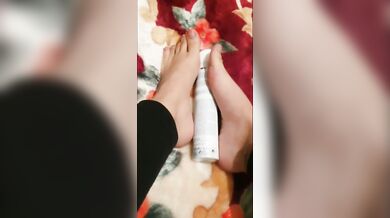 Arab whore recording feet - foot fetish